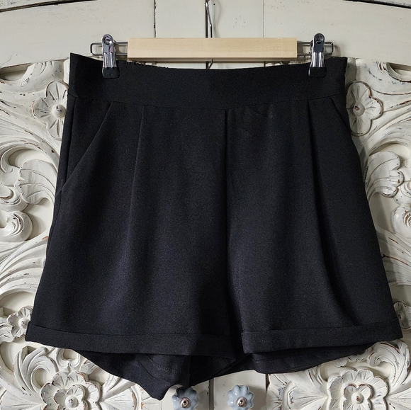 Black tailored trouser shorts - Picture 3 of 16